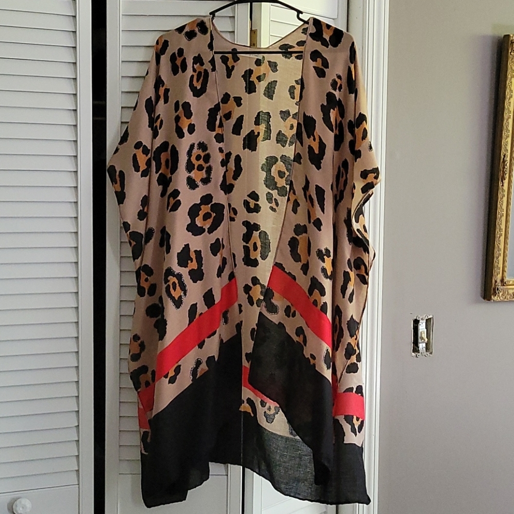 Do Everything in Love Leopard Kimono